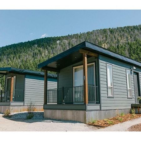 Terra Nova Cabins West Yellowstone Exterior photo